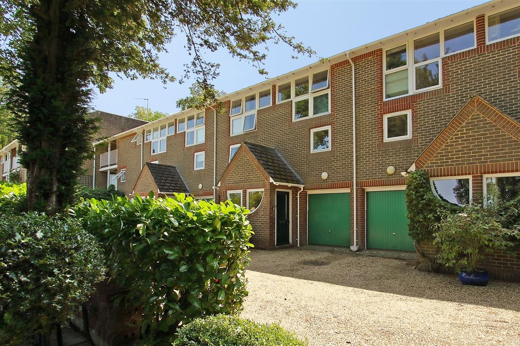 Property photo 1 of 16 5Littledean Ph19.Jpg