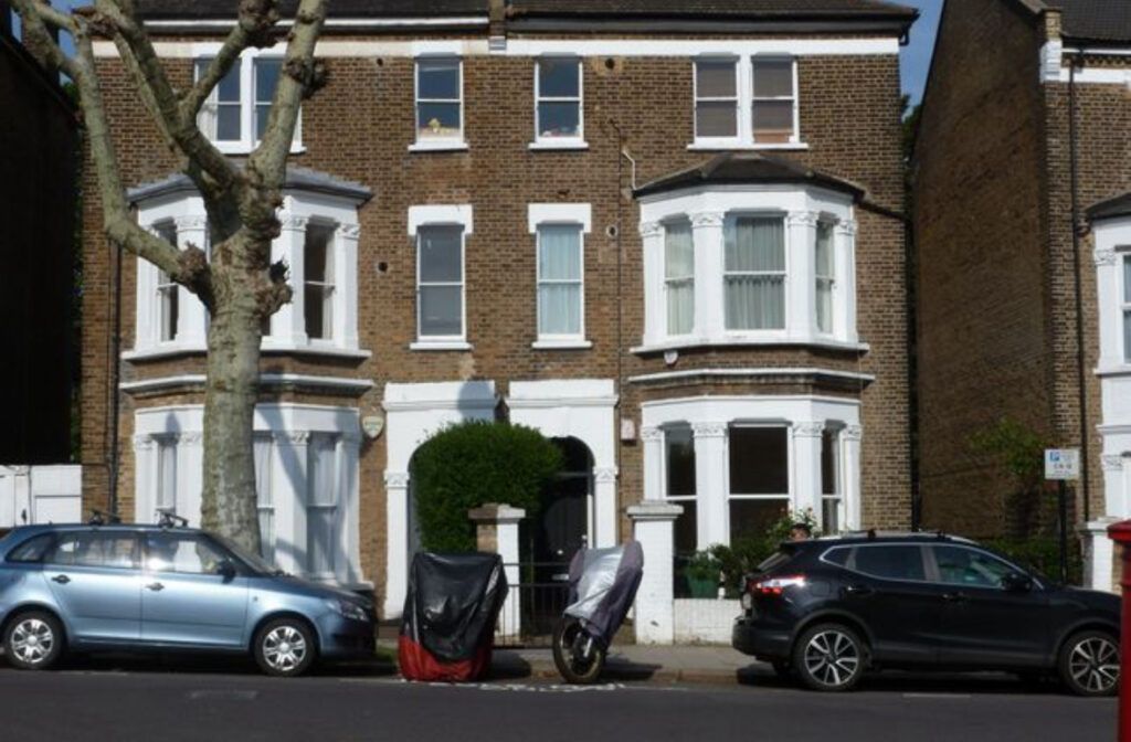 Property photo 2 of 11