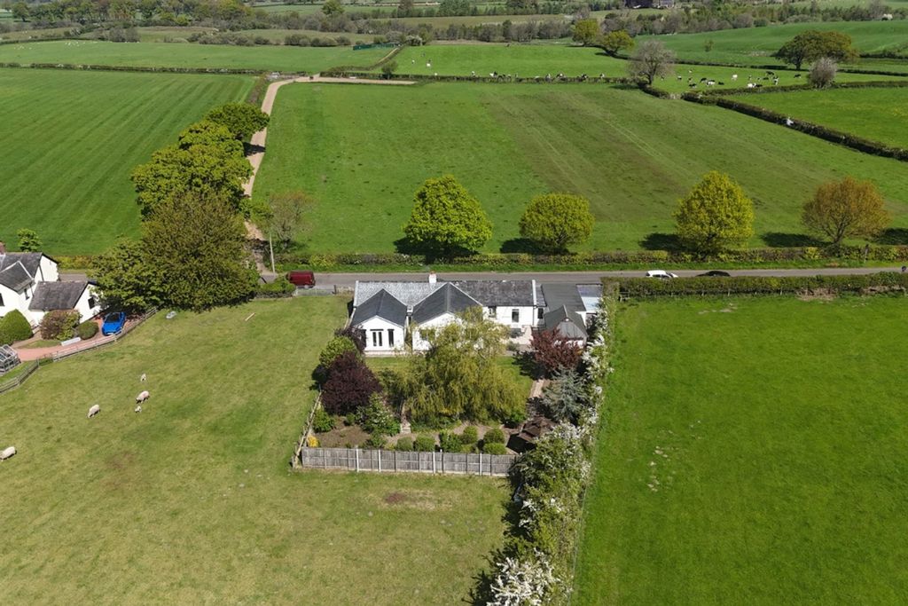 Property photo 1 of 19 Bluebell Cottage