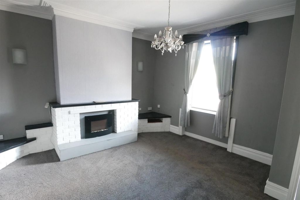 Property photo 2 of 8 P1620184.Jpg