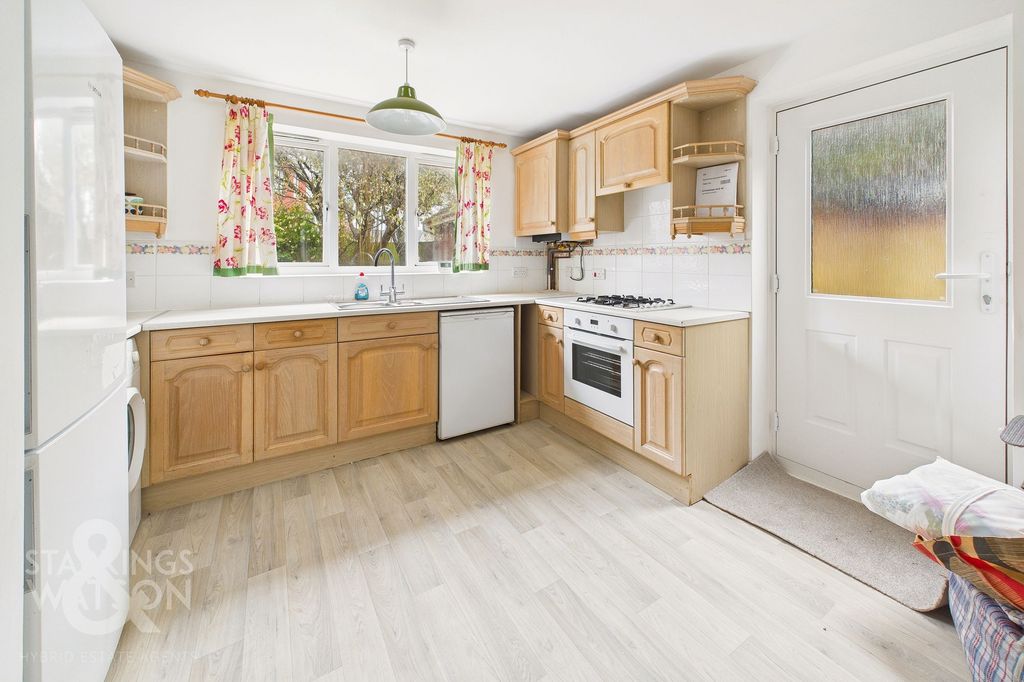 Property photo 3 of 18