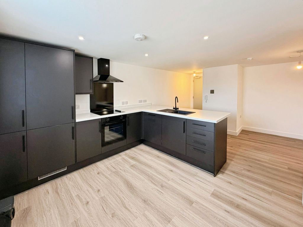 Property photo 2 of 12 Kitchen