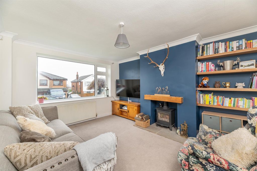 Property photo 3 of 28 Sitting Room