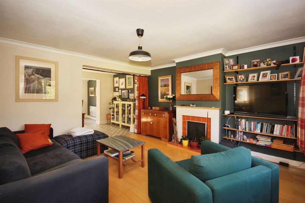 Property photo 3 of 16