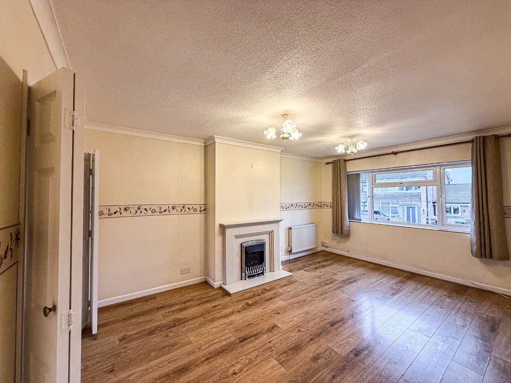 Property photo 3 of 13 4712465