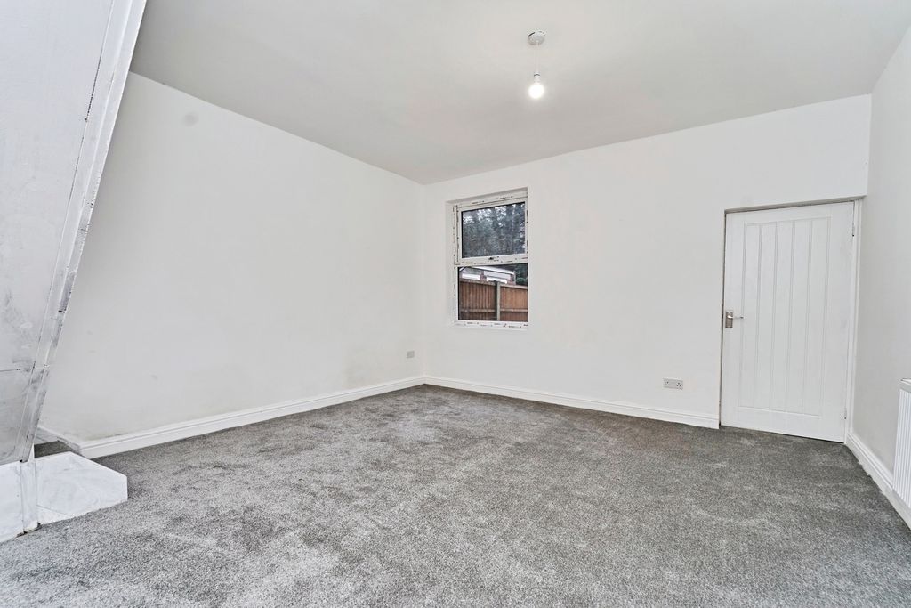 Property photo 2 of 19 Pbox-Img.Jpg