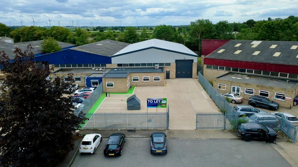 Property photo 1 of 4 9 Albone Way Biggleswade Warehouse.Jpeg