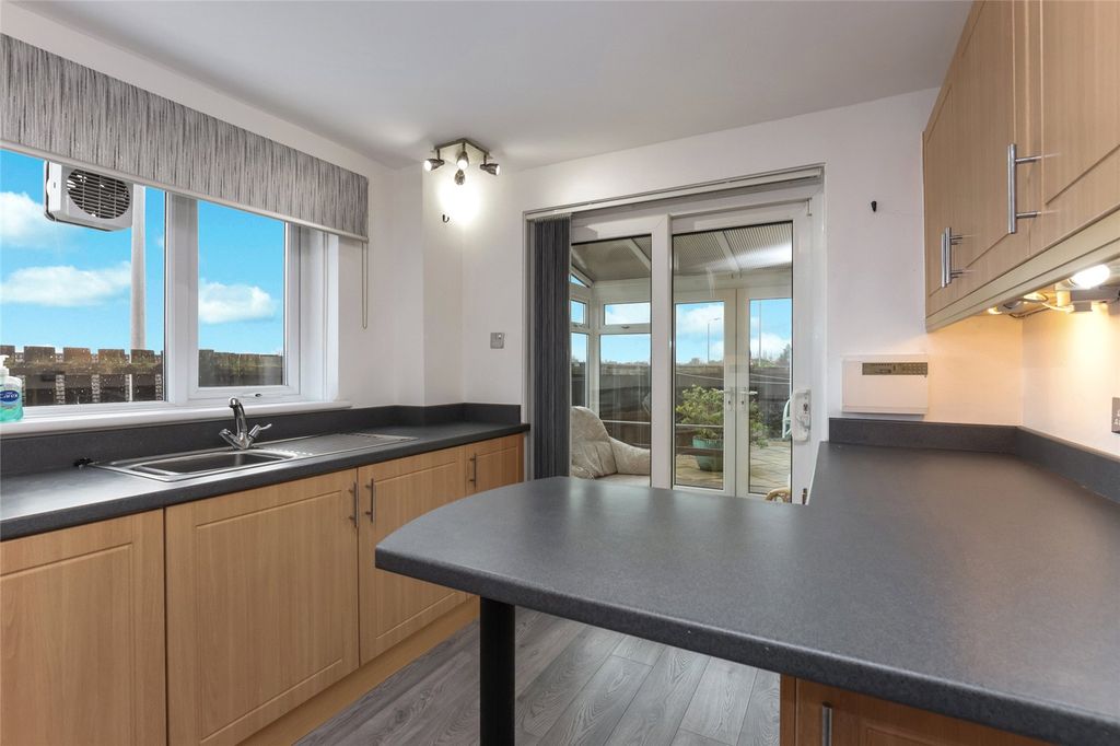 Property photo 2 of 21 Picture No. 08