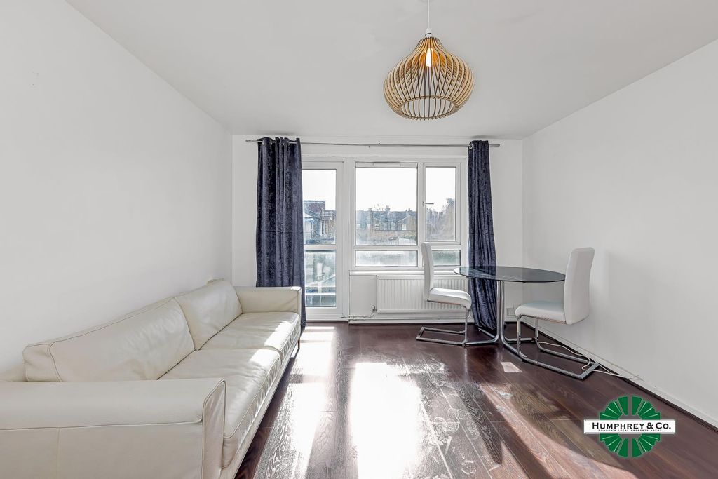 Property photo 3 of 12 One Bedroom Purpose Built Flat