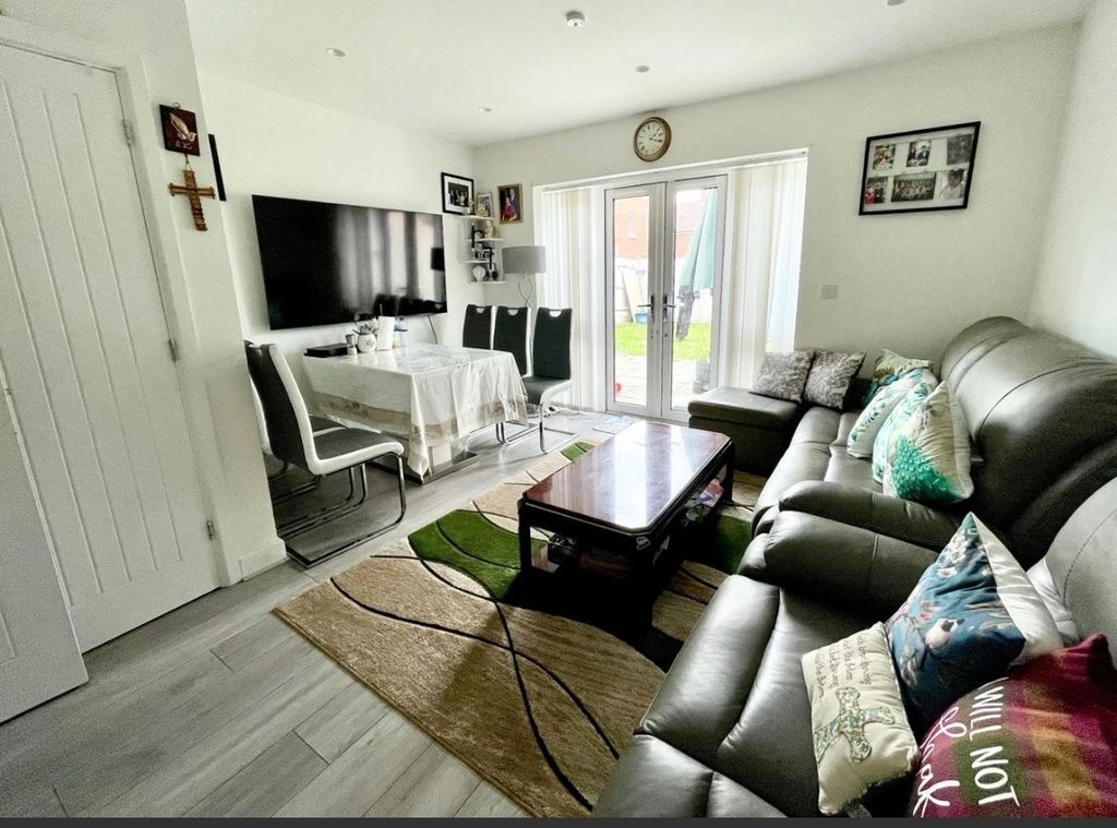 Property photo 3 of 7