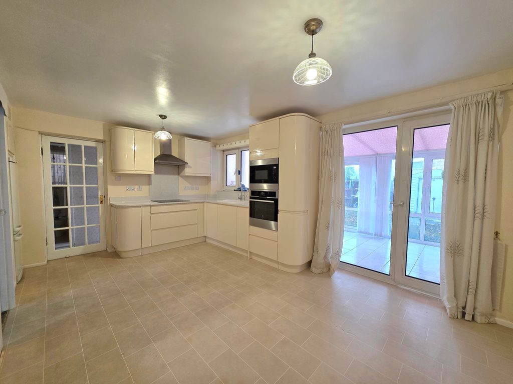 Property photo 3 of 14 Image