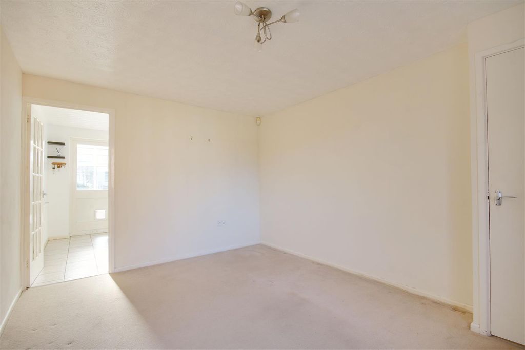 Property photo 2 of 10 Lounge