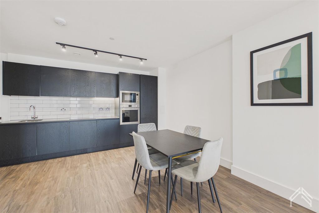 Property photo 3 of 12 Cam02700G0-Pr0445-Still005.Jpg