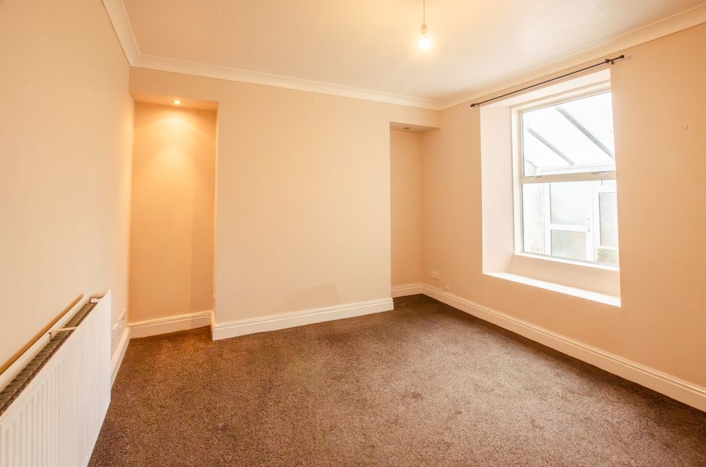 Property photo 3 of 12 2 Avondale Terrace Tps Bodmin Branch 01208 872728-