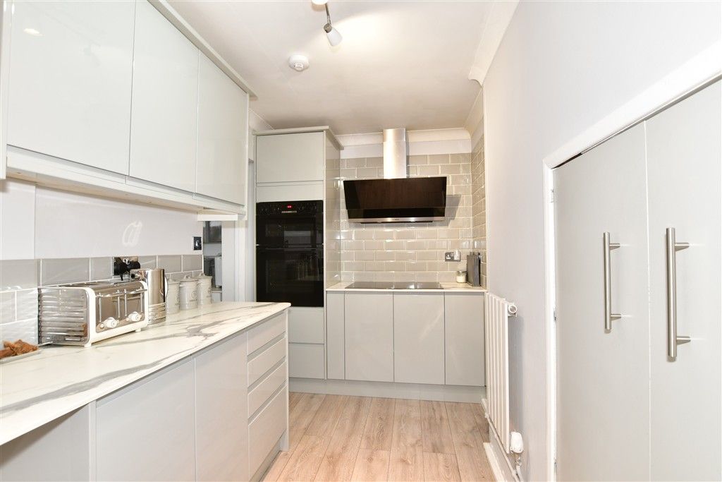 Property photo 1 of 17 Kitchen