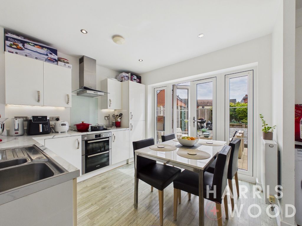 Property photo 2 of 17 4790512