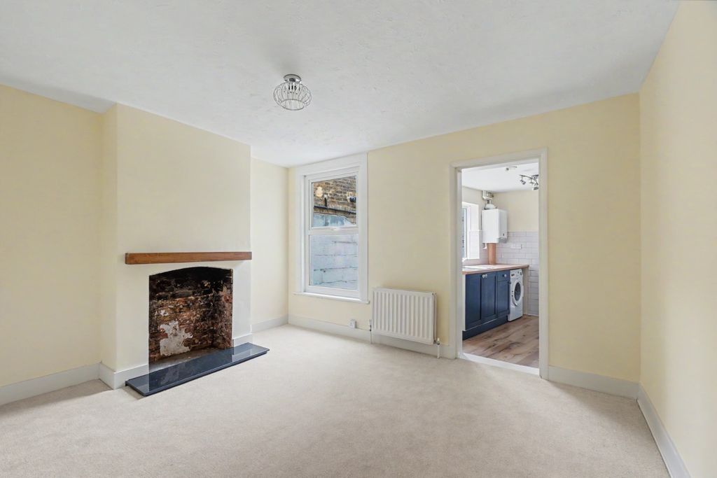 Property photo 3 of 13 4700507