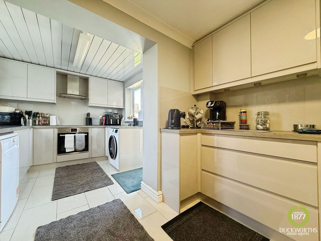 Property photo 3 of 35