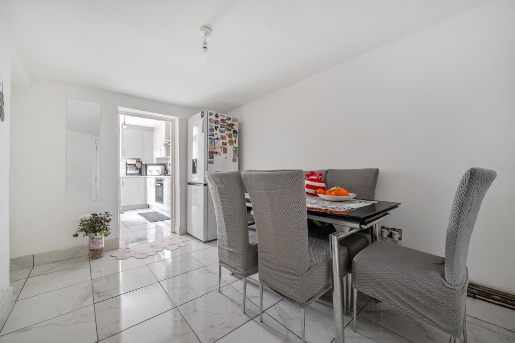 Property photo 3 of 20 Dining Area