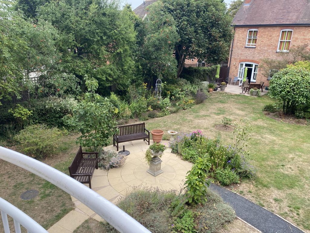 Property photo 3 of 12