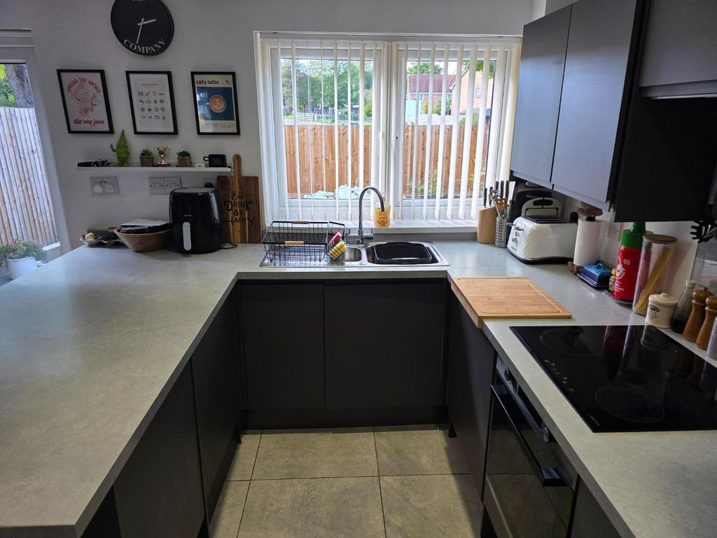 Property photo 3 of 13 Kitchen - 3.Jpg