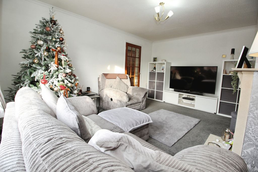 Property photo 3 of 15