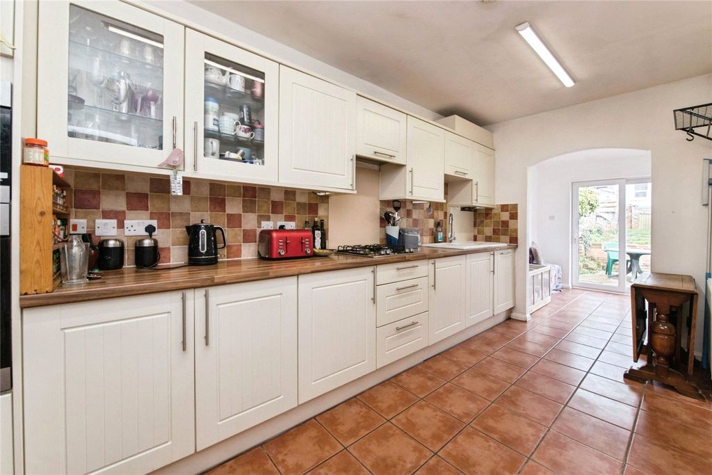 Property photo 2 of 21 Picture No. 32