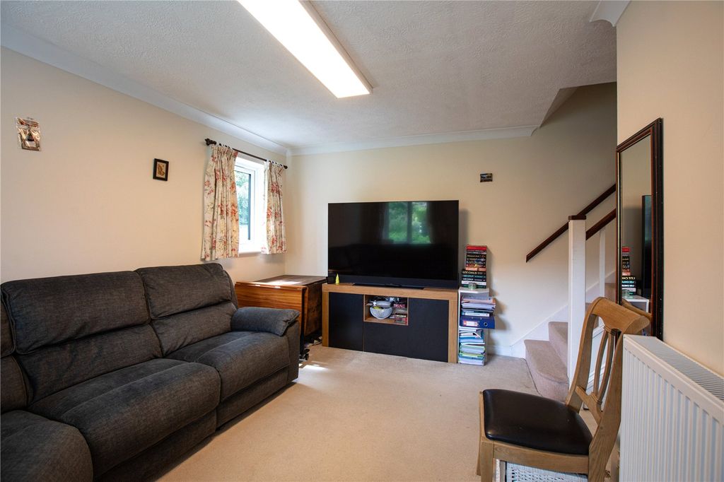 Property photo 2 of 11 Lounge