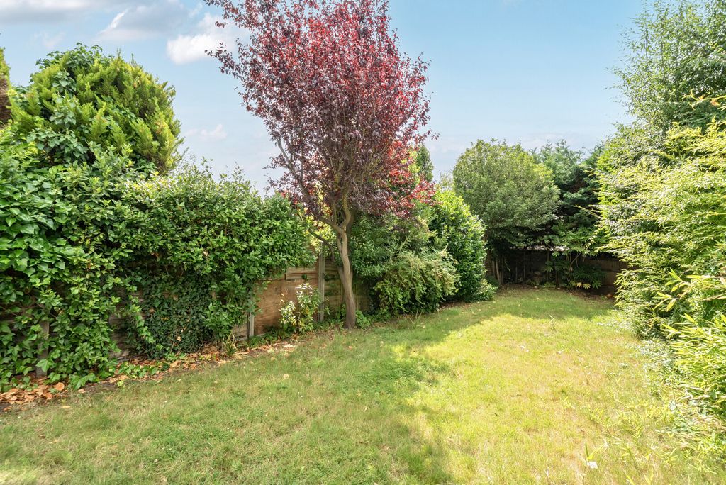 Property photo 3 of 14 Garden