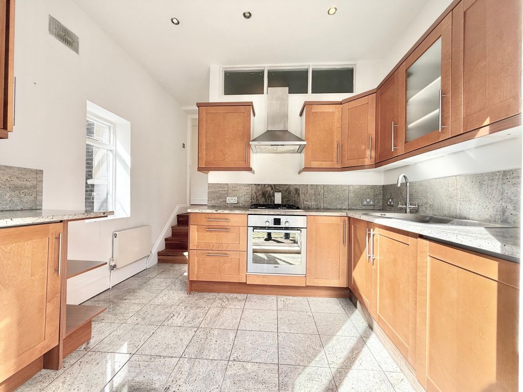 Property photo 3 of 22 Gallery