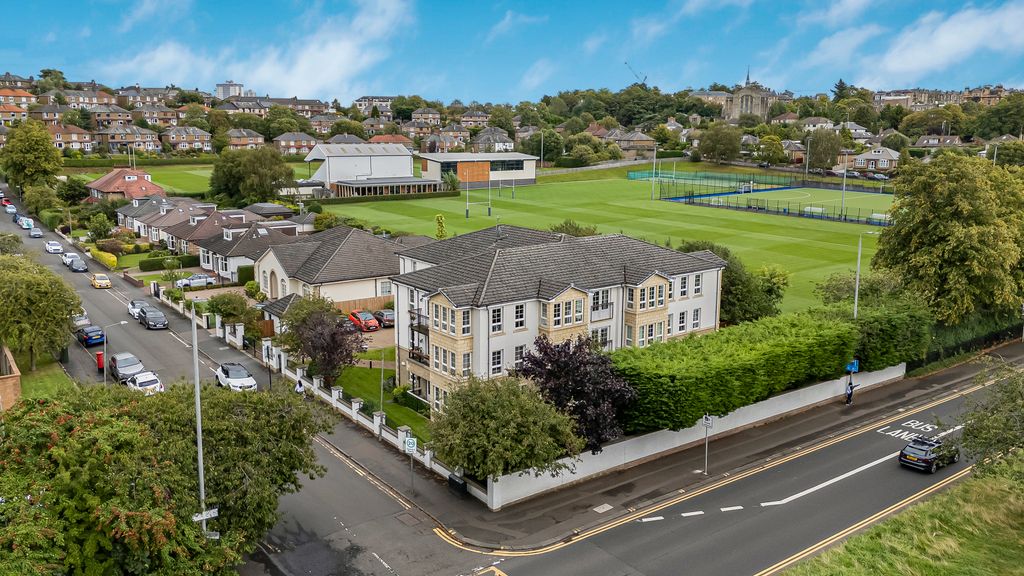 Property photo 1 of 34 39-Print-8 Chesterfield Avenue Flat 1.2_44