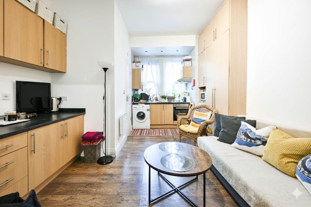 Property photo 3 of 5