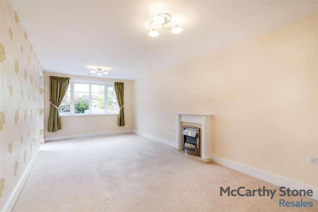 Property photo 3 of 38 8666923-Interior11.Jpg