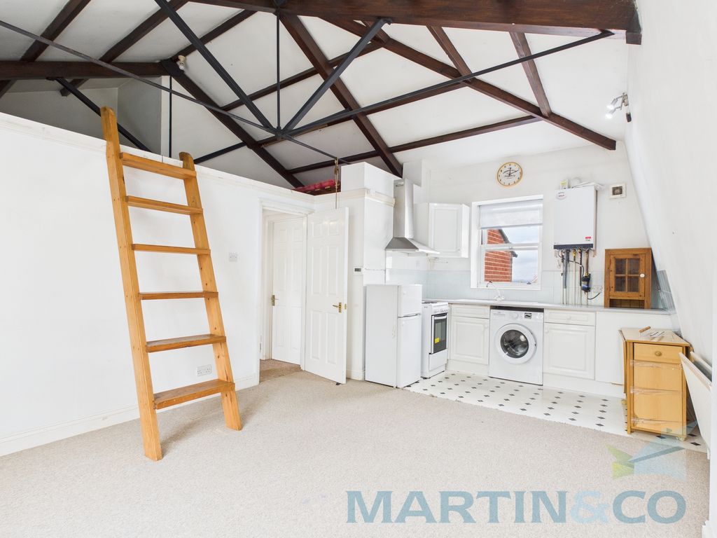 Property photo 2 of 6 Living