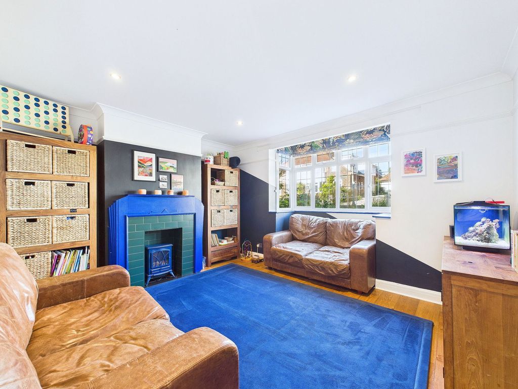 Property photo 3 of 17