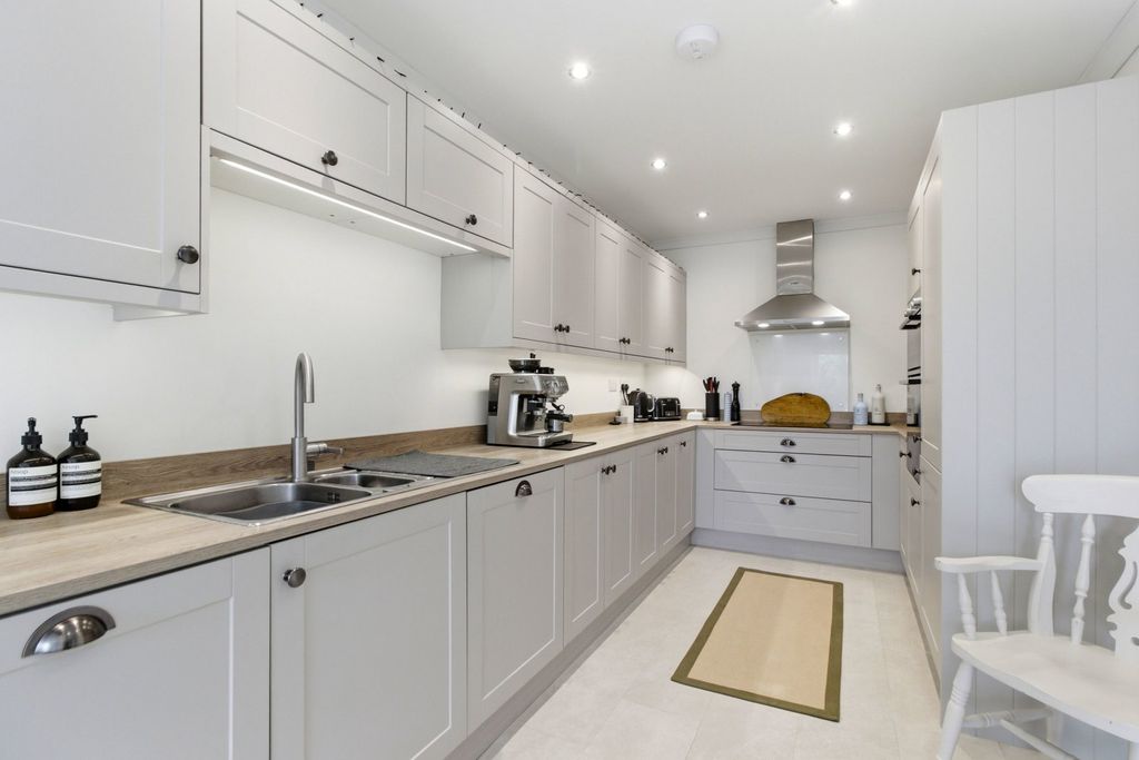 Additional image 6 of 3 bed semi-detached house for saleWoodbury Rise, Malvern WR14