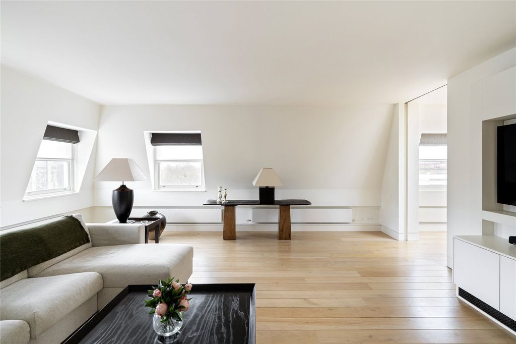 Property photo 2 of 17 Picture No. 04