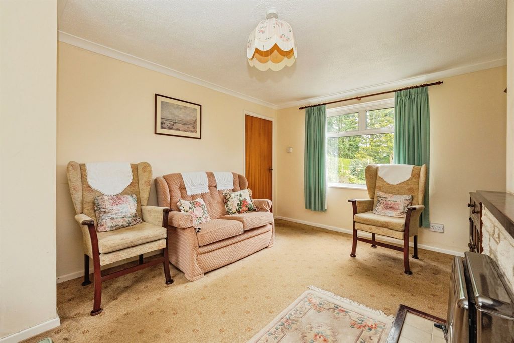 Property photo 3 of 28