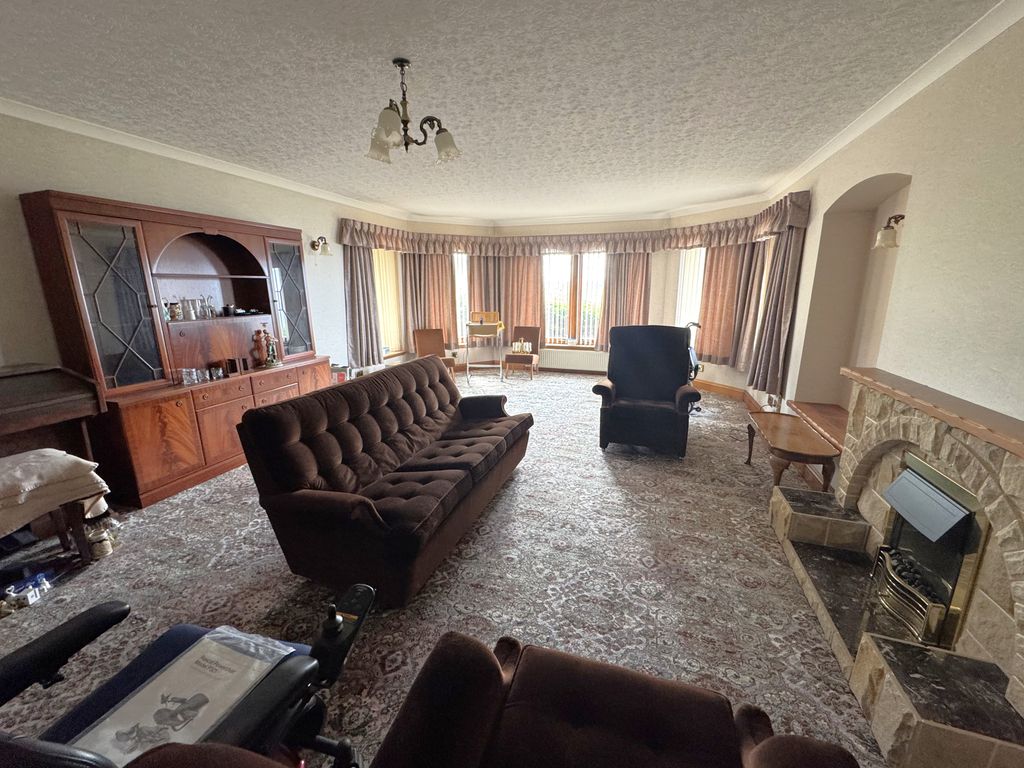 Property photo 3 of 22