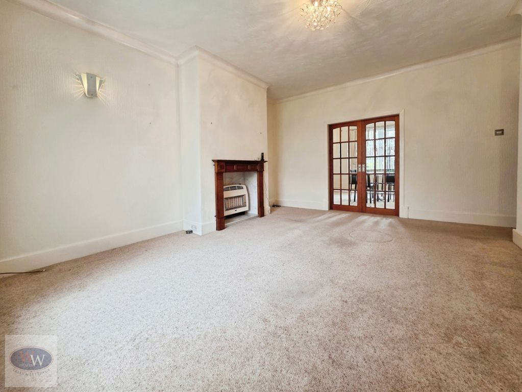 Property photo 2 of 22 Living Room