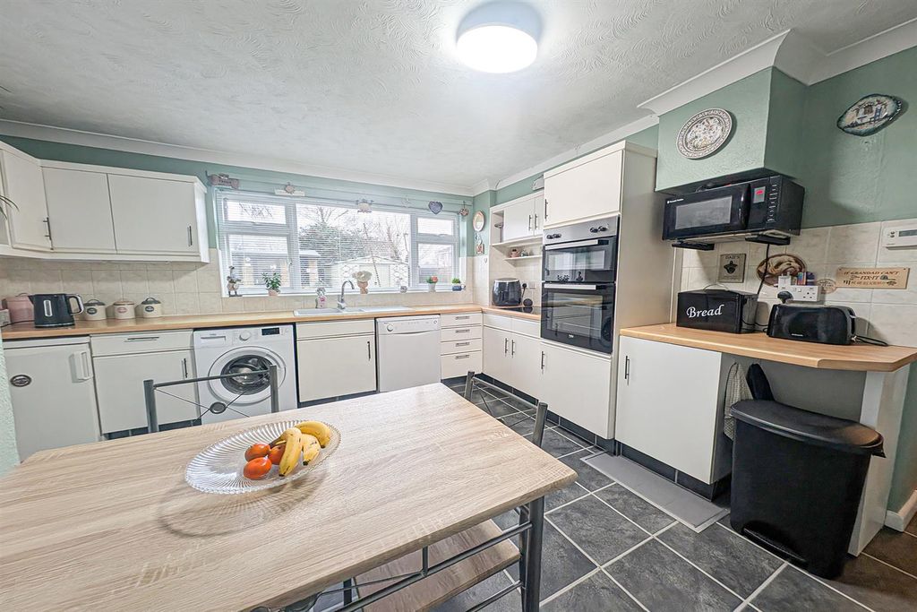 Property photo 2 of 18 Kit 2.Jpg
