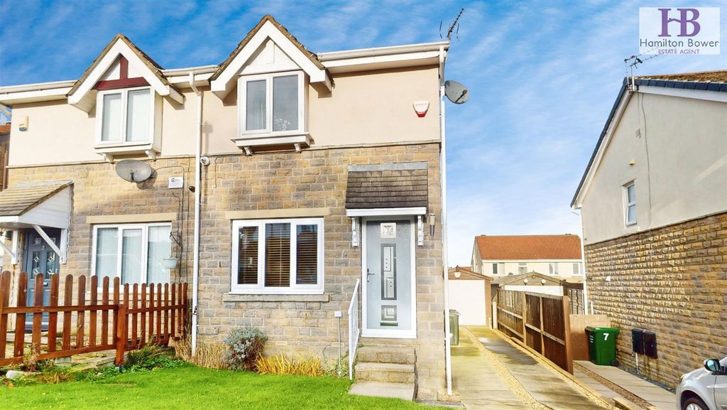 Property photo 1 of 12 186627Ed-5-Sanderson-Avenue-12082025_165311.Jpg