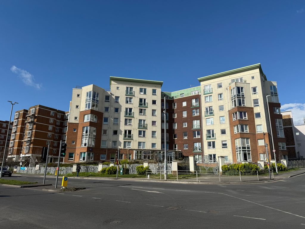 Property photo 1 of 8