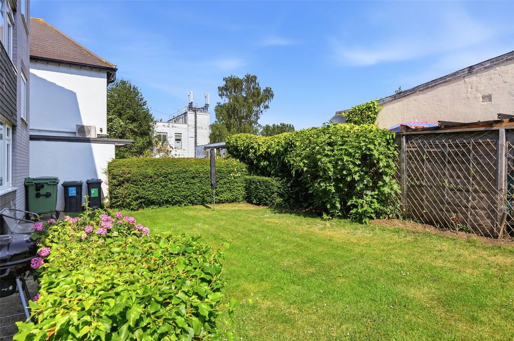 Property photo 2 of 14 Picture No. 21