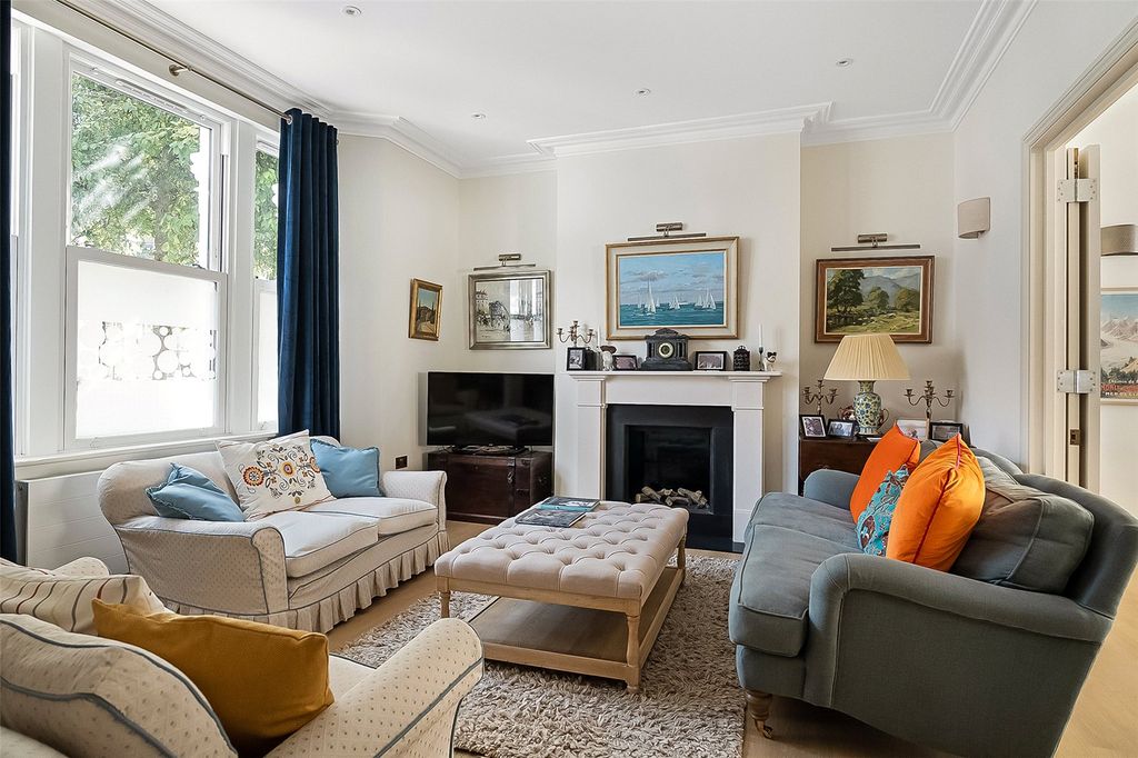 Property photo 1 of 41 House. Partnership