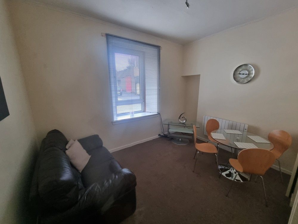 Property photo 1 of 5 Lounge