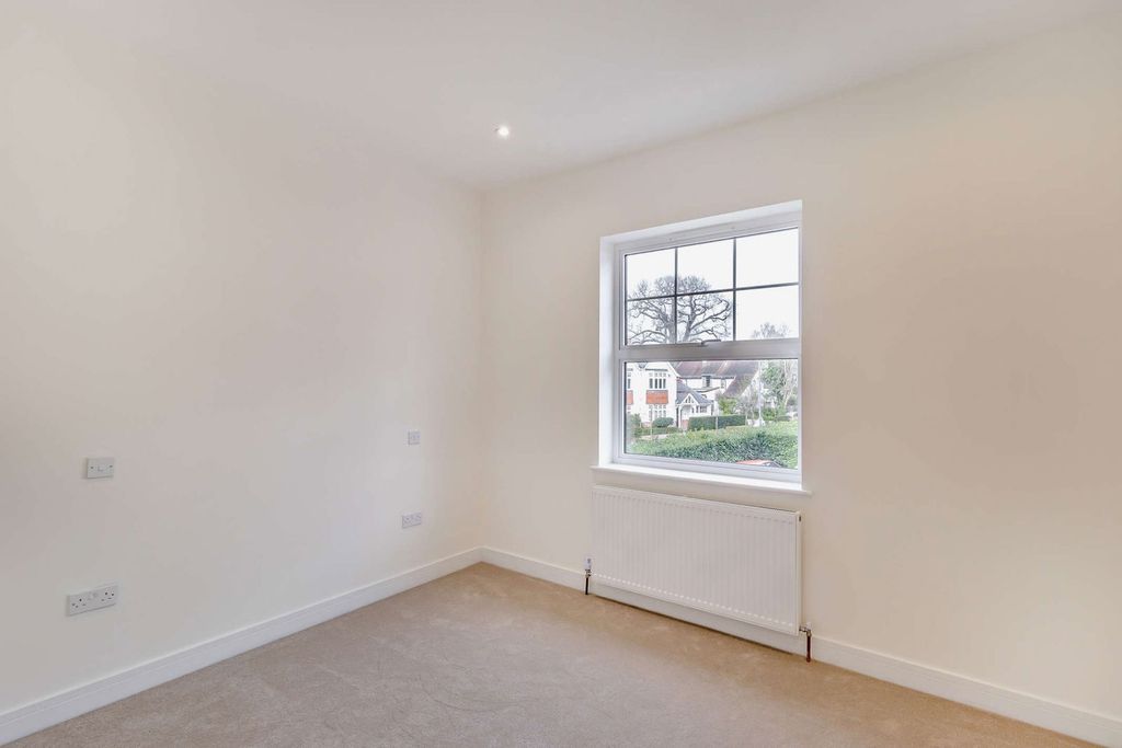 Additional image 9 of 2 bed flat for saleMoss Lane, Pinner Village HA5