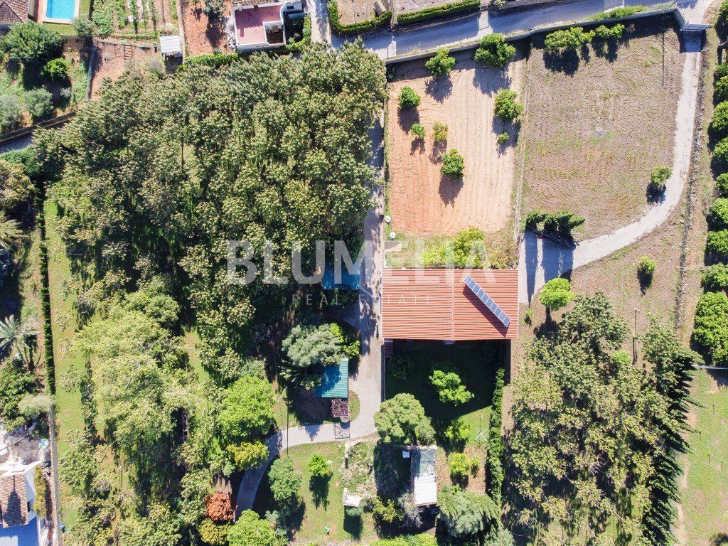 Property photo 2 of 37