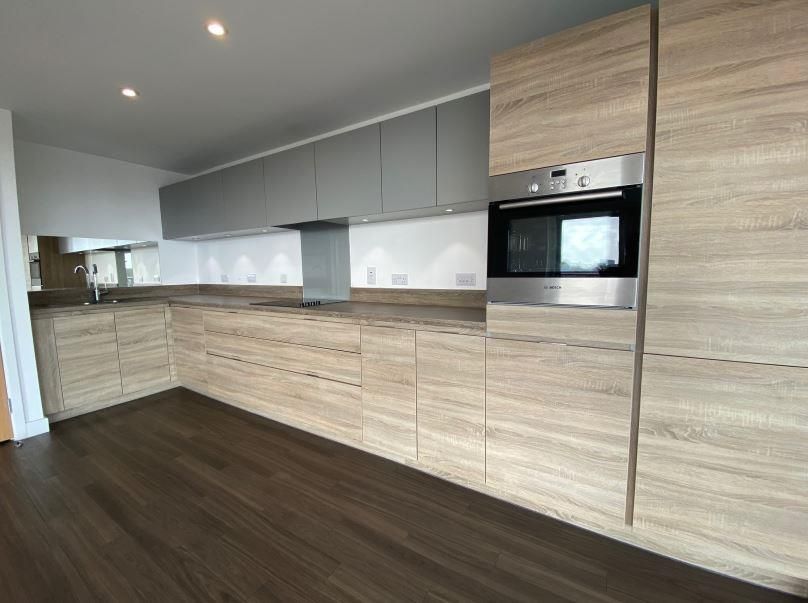 Property photo 3 of 12 Kitchen