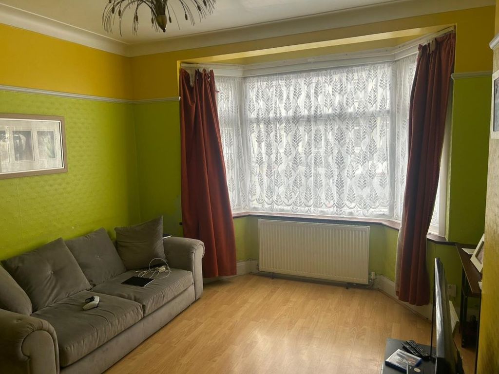 Property photo 2 of 5